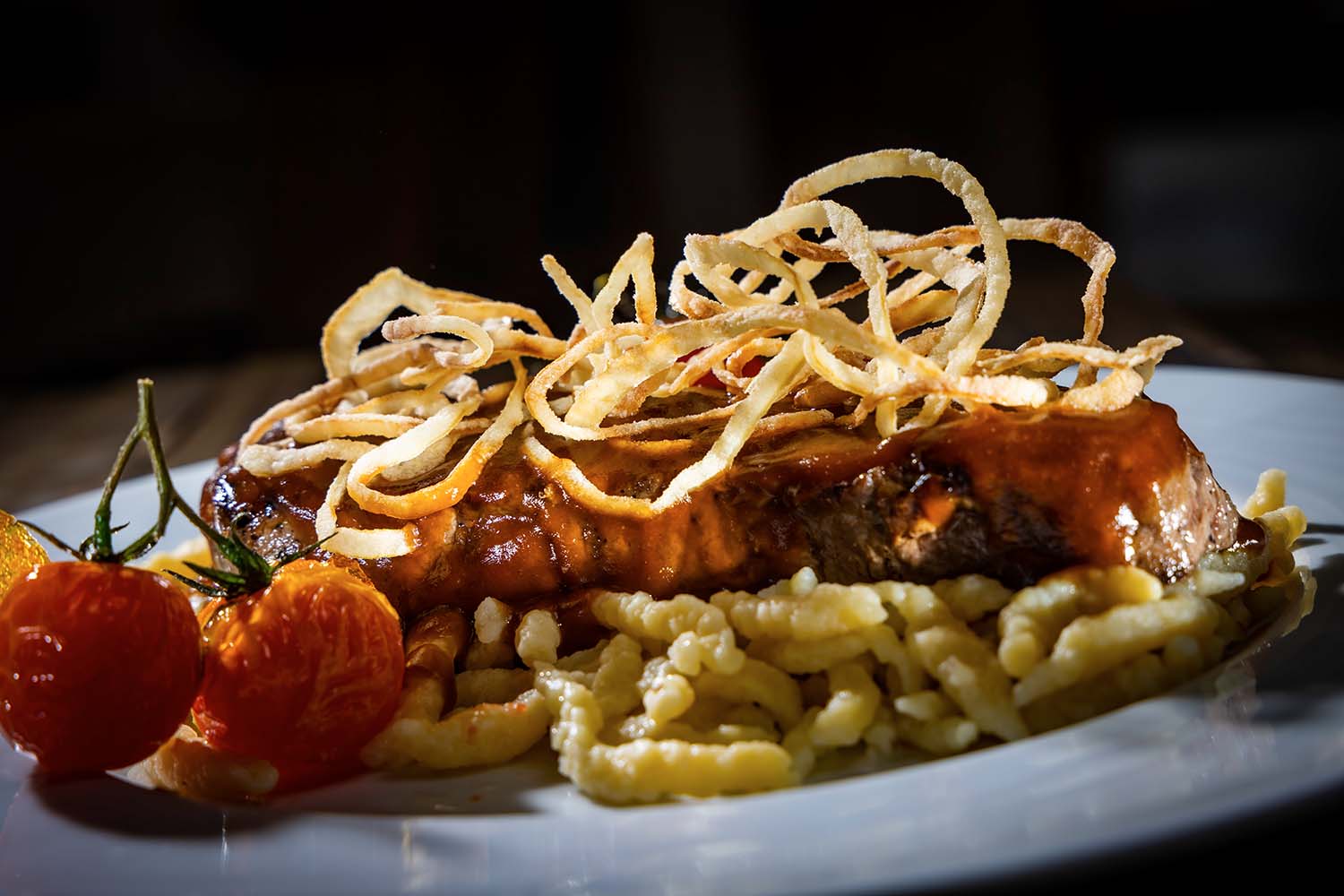 Zwiebelrostbraten mit Spätzle